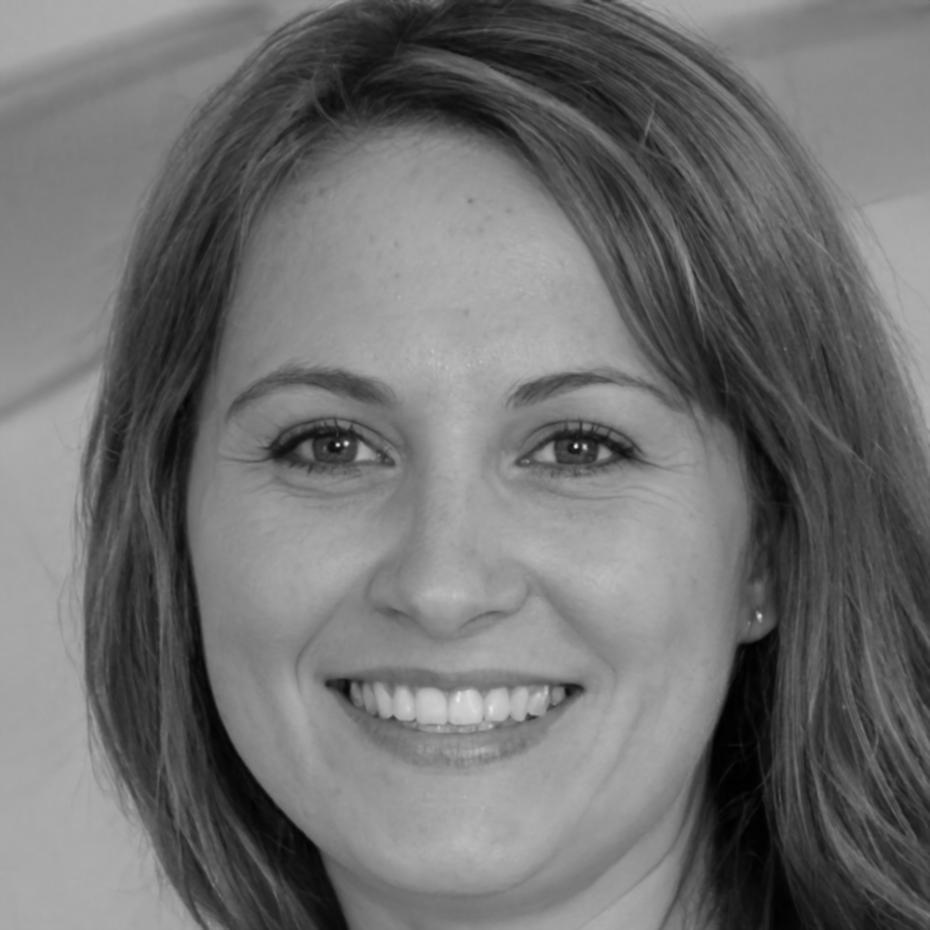 Retrato de Elara Voss