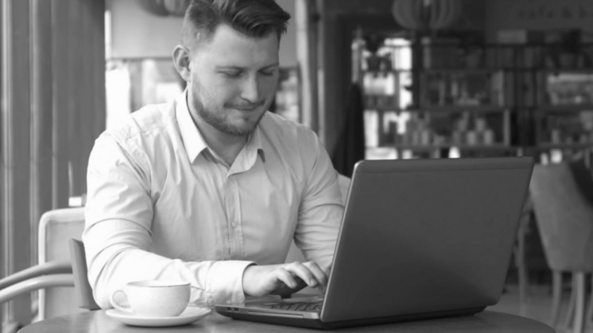 Gráfico de correlación entre inversión y progreso educativo